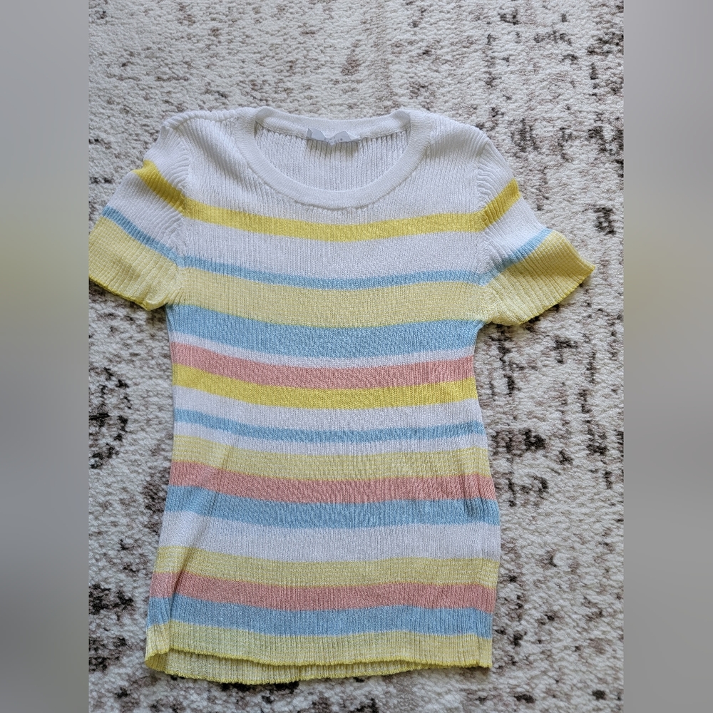 Elodie rainbow tee size small